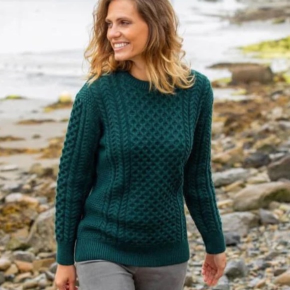 Patrick Malin Dark Green Irish Aran Cable Knit Crewneck Sweater - Picture 12 of 12